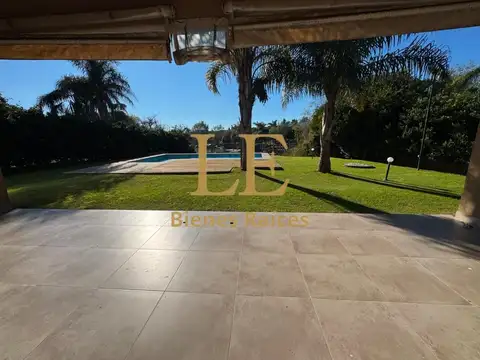 Casa 4 ambientes con 5 baños