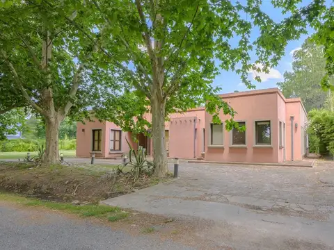 Casa 12 ambientes con 5 baños