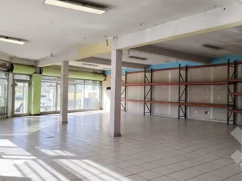 Local  Comercial en Neuquen- Sobre Calle Primeros Pobadores esquina carmen de Patagones