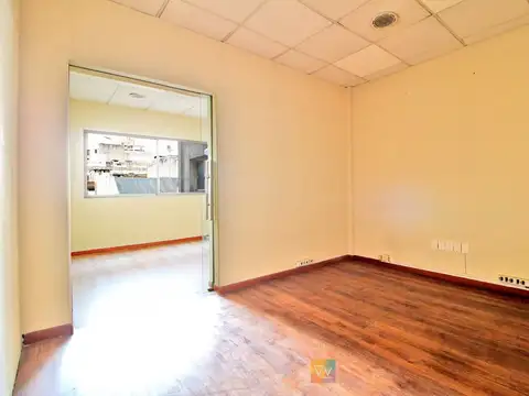 Oficina en Alquiler con 1 cochera