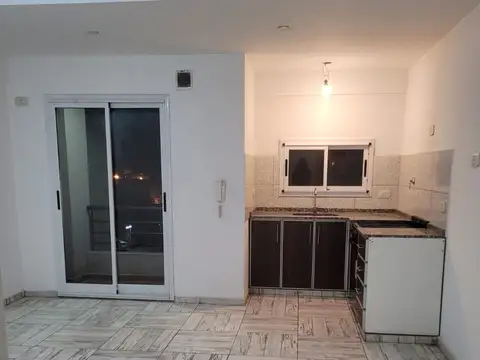DEPARTAMENTO DE 2 AMBIENTES CON BALCÓN -36M2 -¡MUY BUENA UBICACIÓN!