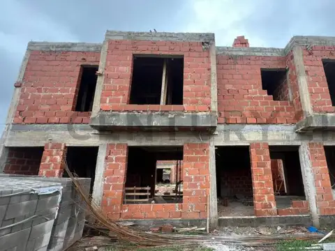 Dúplex 2 Dormitorios – 2 Baños en Docta Urbanización
