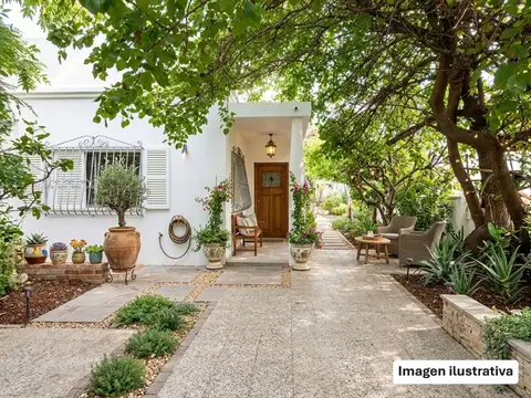 Casa en Venta con 3 cocheras