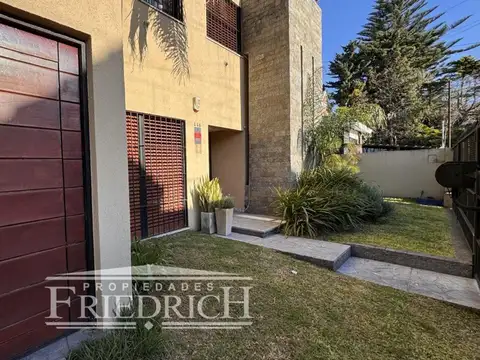 RAMOS MEJIA  casa Centro