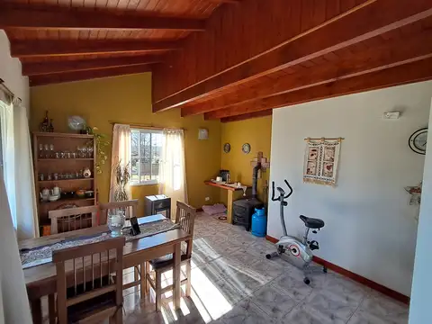 Casa 8 ambientes con 4 baños