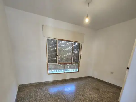 DEPTO P.A. 2 DORM 1 BAÑO LIV-COM MUY AMPLIO, PATIO C/ASADOR