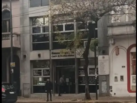 Edificio en lote propio, Laboratorio, Clínica, Consultorio 