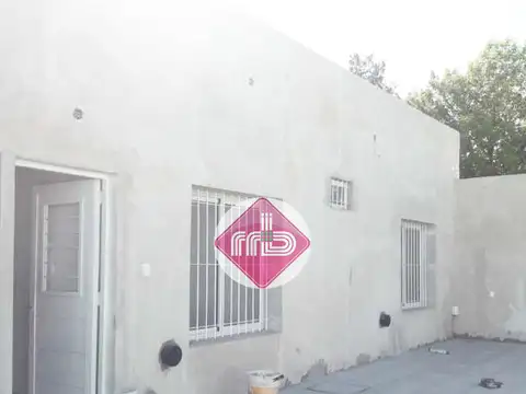 Casa 5 ambientes con 2 baños