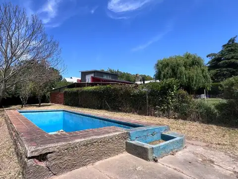VENTA CASA 4 AMBIENTES CON PILETA EN SIERRA MDP