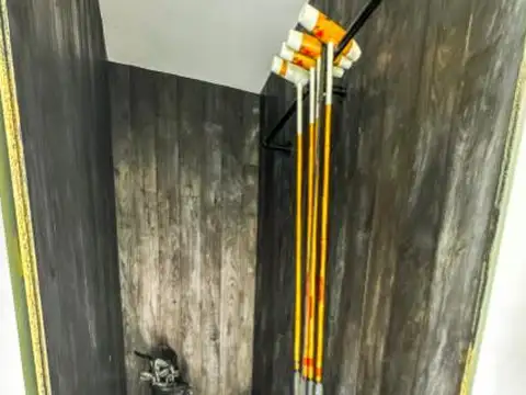 Casa en Alquiler con 2 cocheras