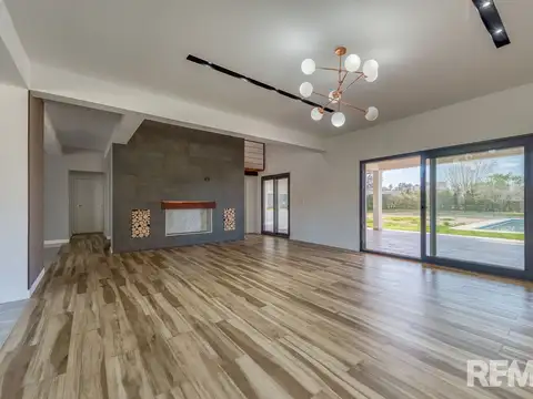 Casa 5 ambientes con 4 baños