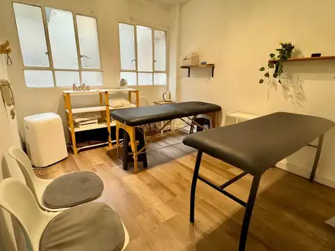 EN VENTA-OFICNA CON SALA DE RECEPCIÓN-ZONA CENTRO