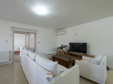 VENTA CASA 3 DORM. SAN ISIDRO, VILLA ALLENDE, CBA