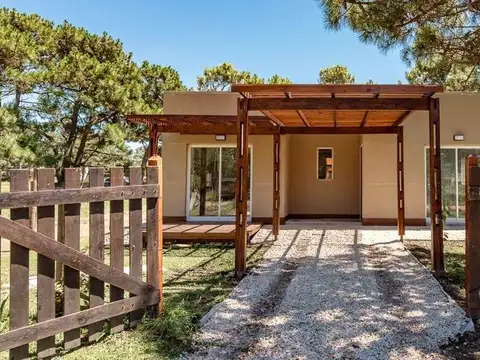 Casa en Venta - 2 Dormitorios 1 Baño - 500mts - Balneario Mar Chiquita