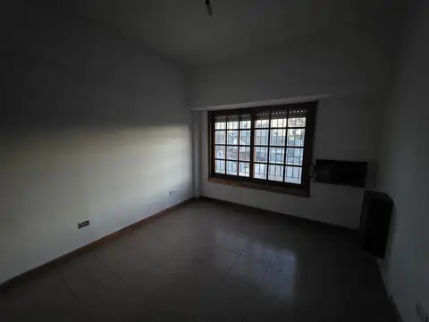 Venta de departamento  3 ambientes. Ituzaingo