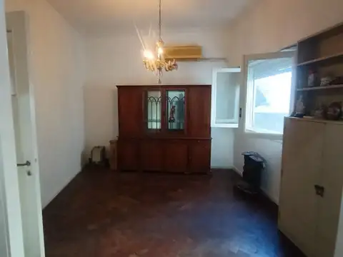 Av. Raúl Scalabrini Ortiz 2400, Piso 1