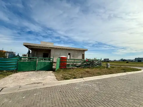 VENTA CASA VISTA A LA LAGUNA SANTA CLARA AL SUR