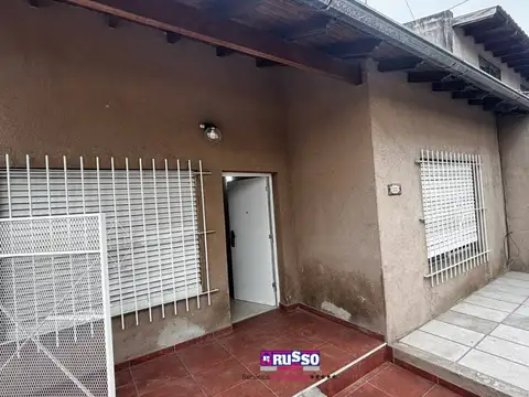 Depto Tipo Casa en Alquiler de 2 dormitorios