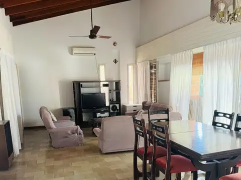 Náutico Escobar C.C.