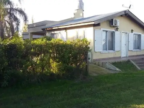 Casa venta - 3 dormitorios 2 baños - 128mts2 - Chascomús