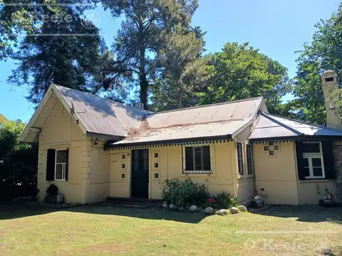 Quinta en venta. El Pato, sobre lote de 1200 m2. 6 ambientes con Pileta