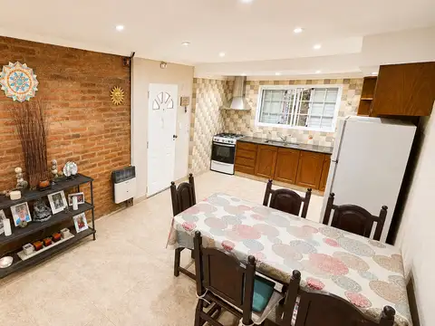 Depto Tipo Casa en Alquiler con 2 cocheras