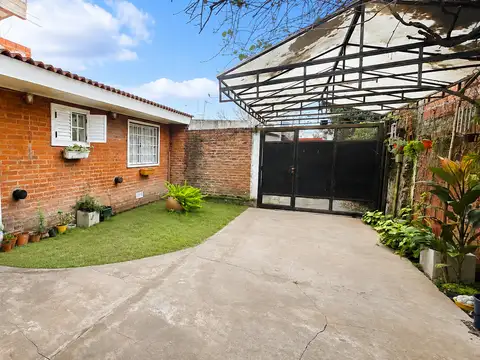 Depto Tipo Casa en Alquiler de 4 ambientes