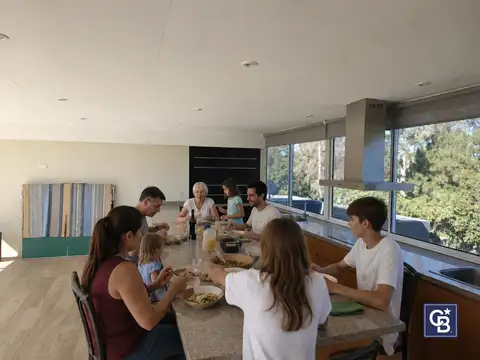 Venta PH 4 ambientes quincho y terraza propia en La Esmeralda Suites, Km 50, Pilar - Frente a Palmas