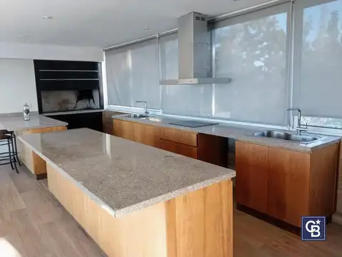 Depto Tipo Casa en Venta con 2 cocheras