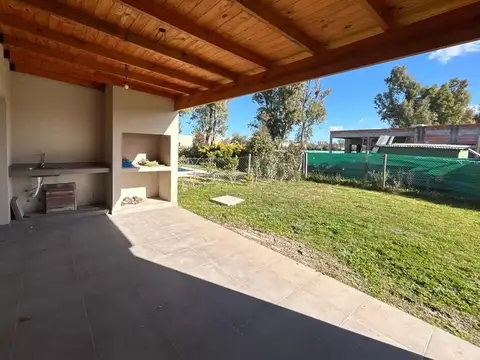 Casa 5 ambientes con 2 baños