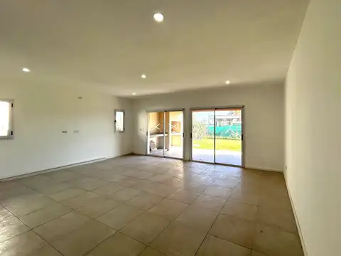 CASA EN ZONA NORTE PILAR DEL ESTE
