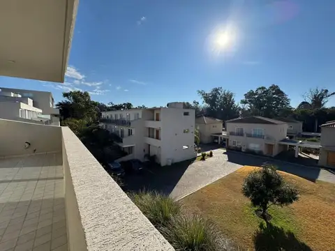 Muy buen departamento en Saravi Village de 3 ambientes