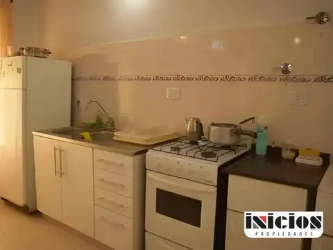 Casa 2 ambientes con 1 baño