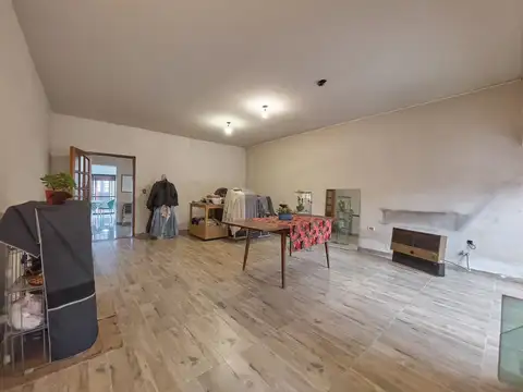 Casa 5 ambientes con 1 baño