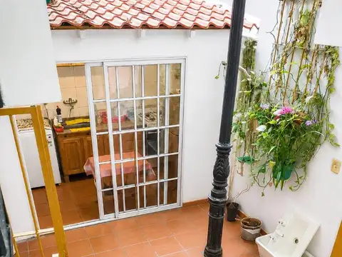 VENTA  TIPO P H DE 3 AMB.C/PATIO BUEN ESTADO
