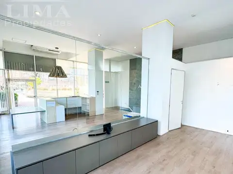 Oficina en Alquiler con 1 cochera