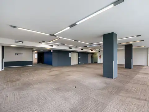 Oficina 2 ambientes con 3 baños
