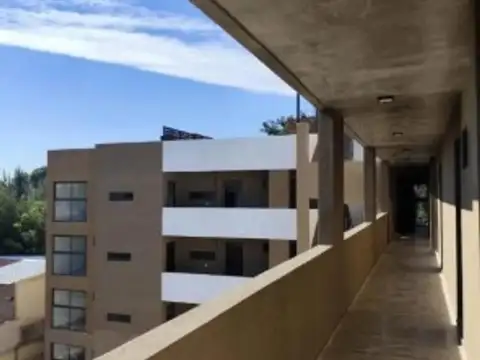 Departamento en Alquiler en Barrio Parque Leloir, USD 1.100