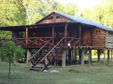 Esta propiedad está ubicada a 2000 metros aproximadamente de la escuela que se encuentra en Canal Go