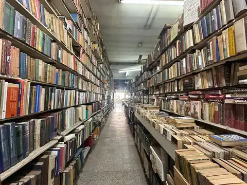 Alquiler de local comercial sobre Av. Nazca