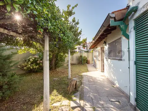 Casa 4 amb c/jardín, quincho y garage Villa Bonich. Permuta - Posibilidad Financiación