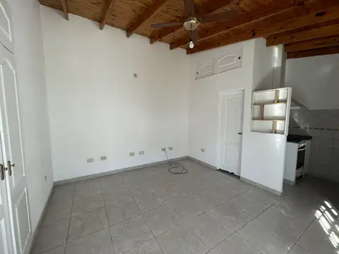 Depto Tipo Casa en Alquiler de 2 ambientes
