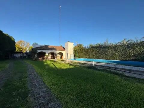 Casa en Venta con 2 cocheras