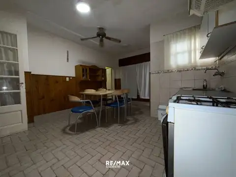 CASA EN VENTA MORENO 1100