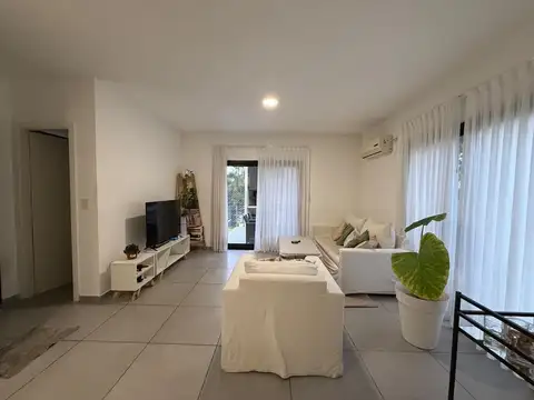 Departamento en venta en Altos del encuentro PB 3 amb con jardin 100