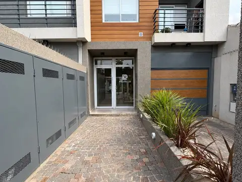 DEPARTAMENTO 2 AMBIENTES CON PATIO EN VENTA – MERLO SUR