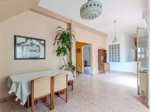 Depto Tipo Casa en Venta con 1 cocheras