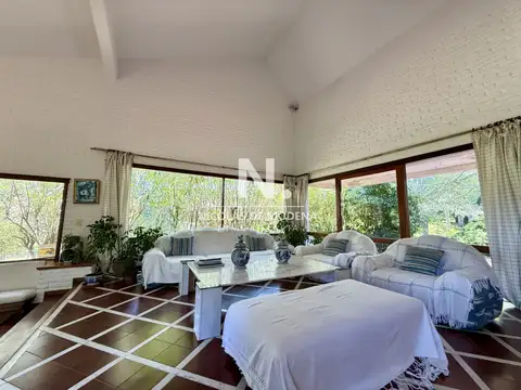 Casa 5 ambientes con 3 baños