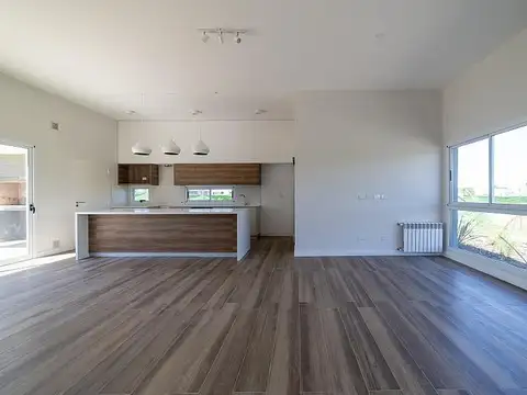 Casa 4 ambientes con 3 baños