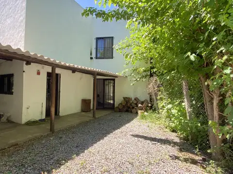 VENTA PH 2 PLANTAS 4 AMB PILAR KM 54  PANAM. C / GARAGE CUBIERTO APTO CREDITO